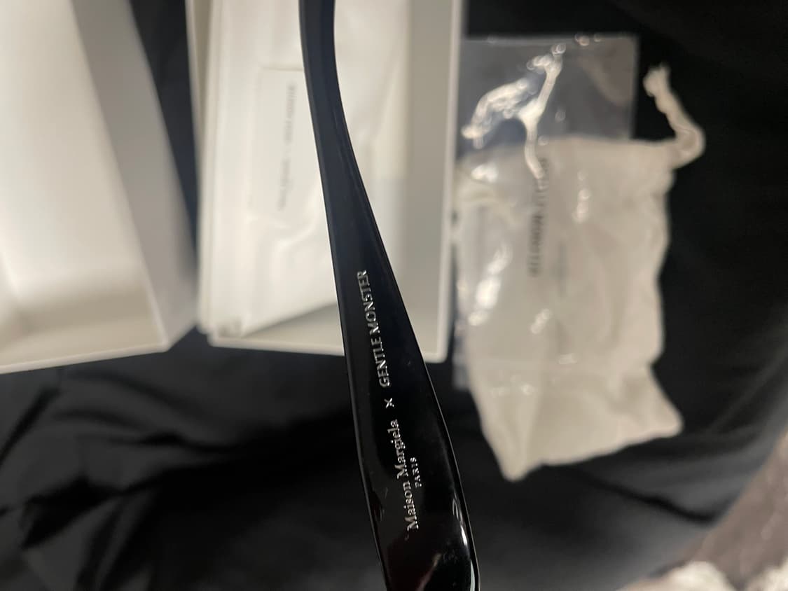 (새상품) 젠틀몬스터x메종마르지엘라 선글라스 MM108 01 블랙 상품이미지4