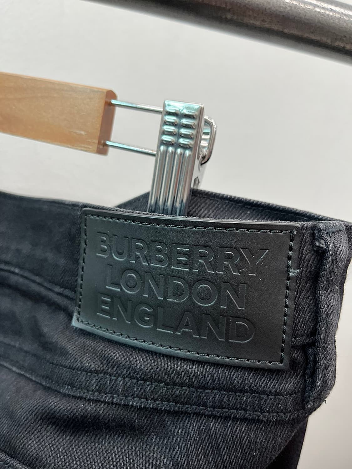 37) 버버리 신형 스판 블랙진  상품이미지7
