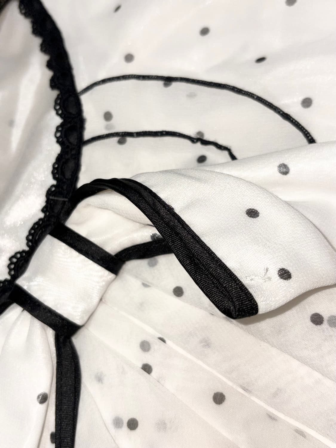 세실맥비 도트 리본 블라우스 로걀탑 히메갸루 상품이미지2