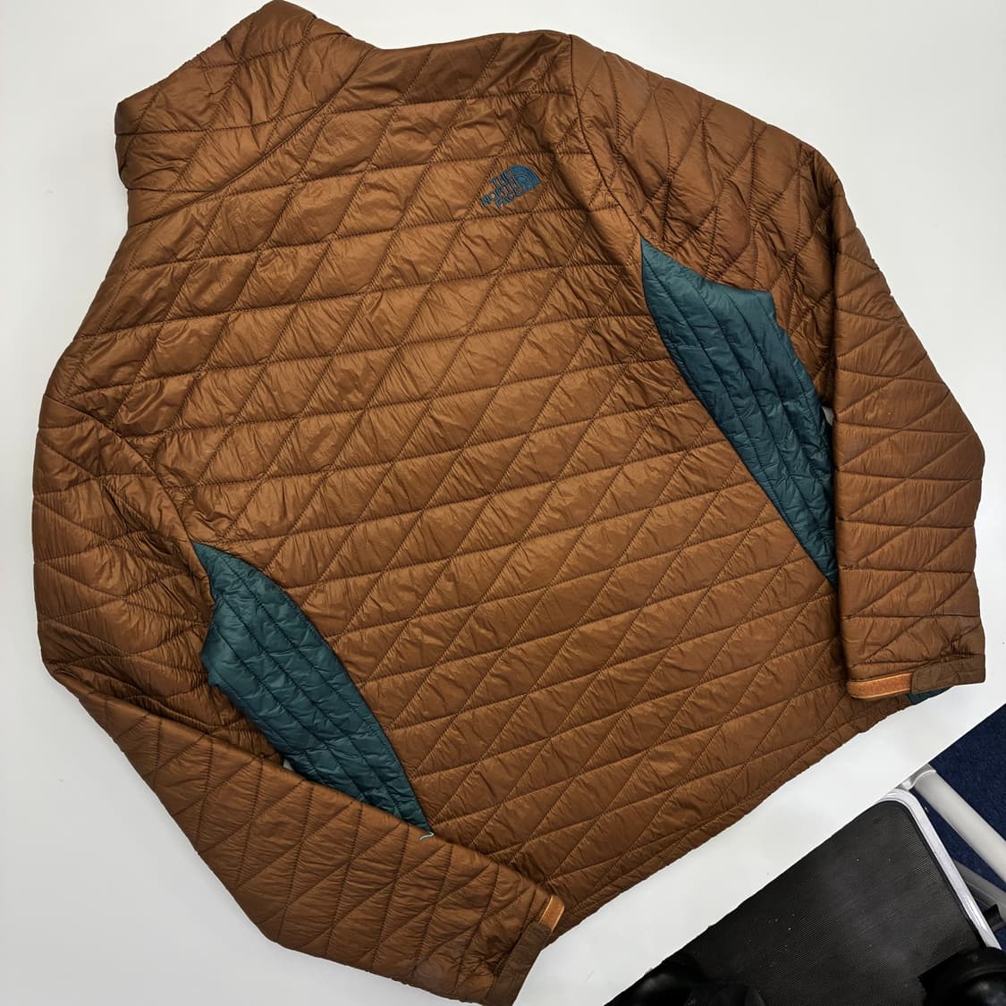 North face 노스페이스 패티드 액티브 경랸 푸퍼 상품이미지6