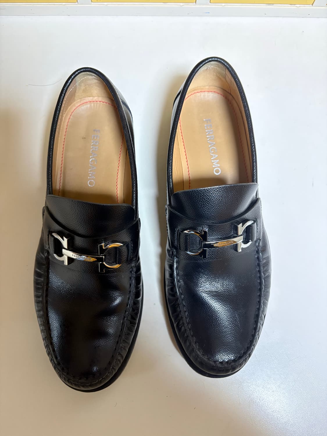 페라가모 EEE 간치니 오너먼트 로퍼 - 블랙 / 021606762695 상품이미지1