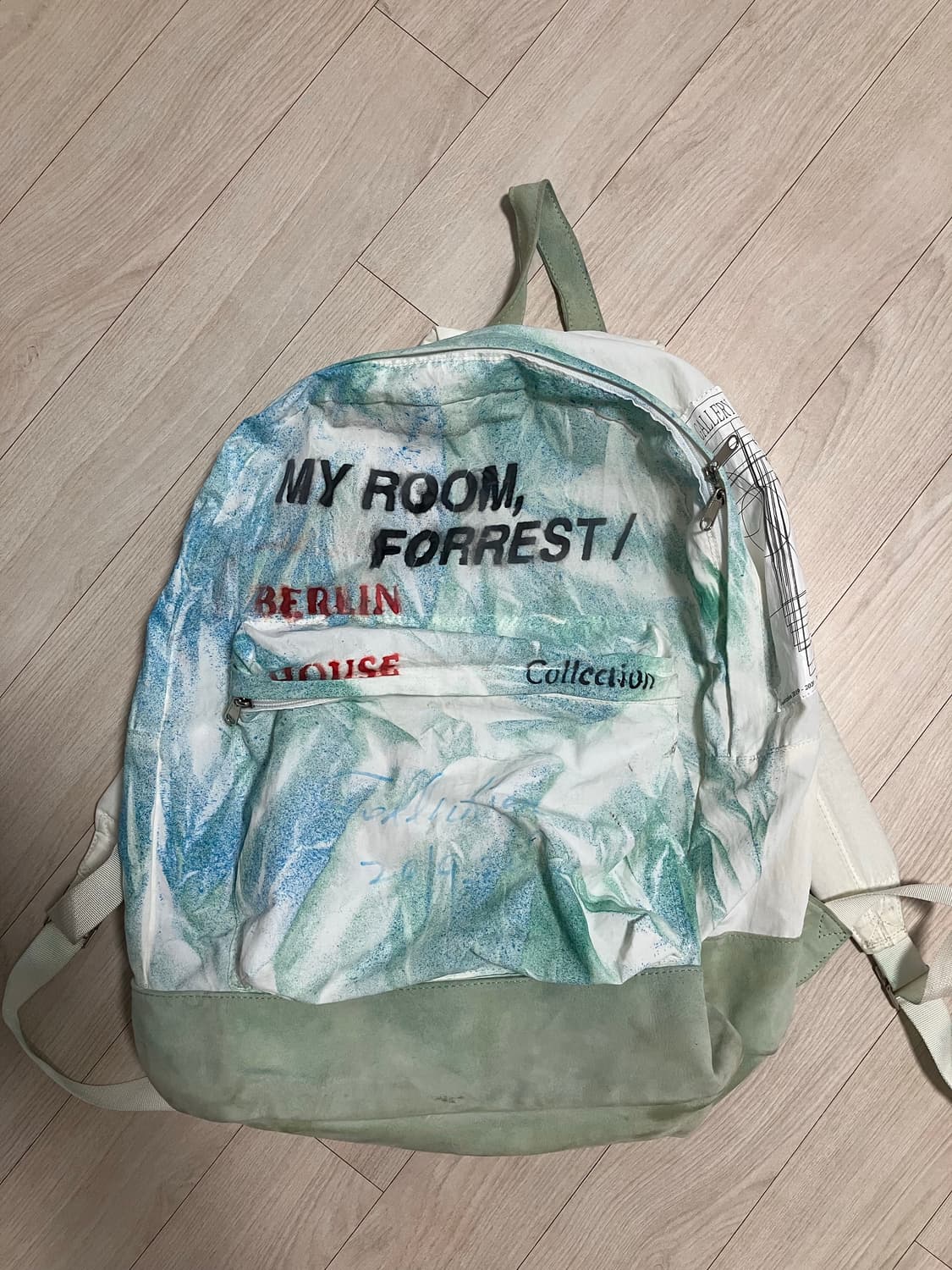 더뮤지엄 비지터 백팩 상품이미지1