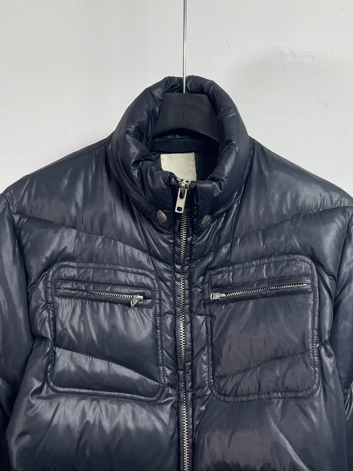 디젤 인디언 글로시 숏 다운 패딩 (on.505) 상품이미지3