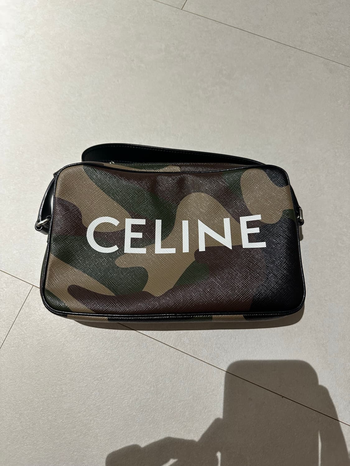 CELINE 셀린 카모플라쥬 미디움 숄더백 상품이미지3