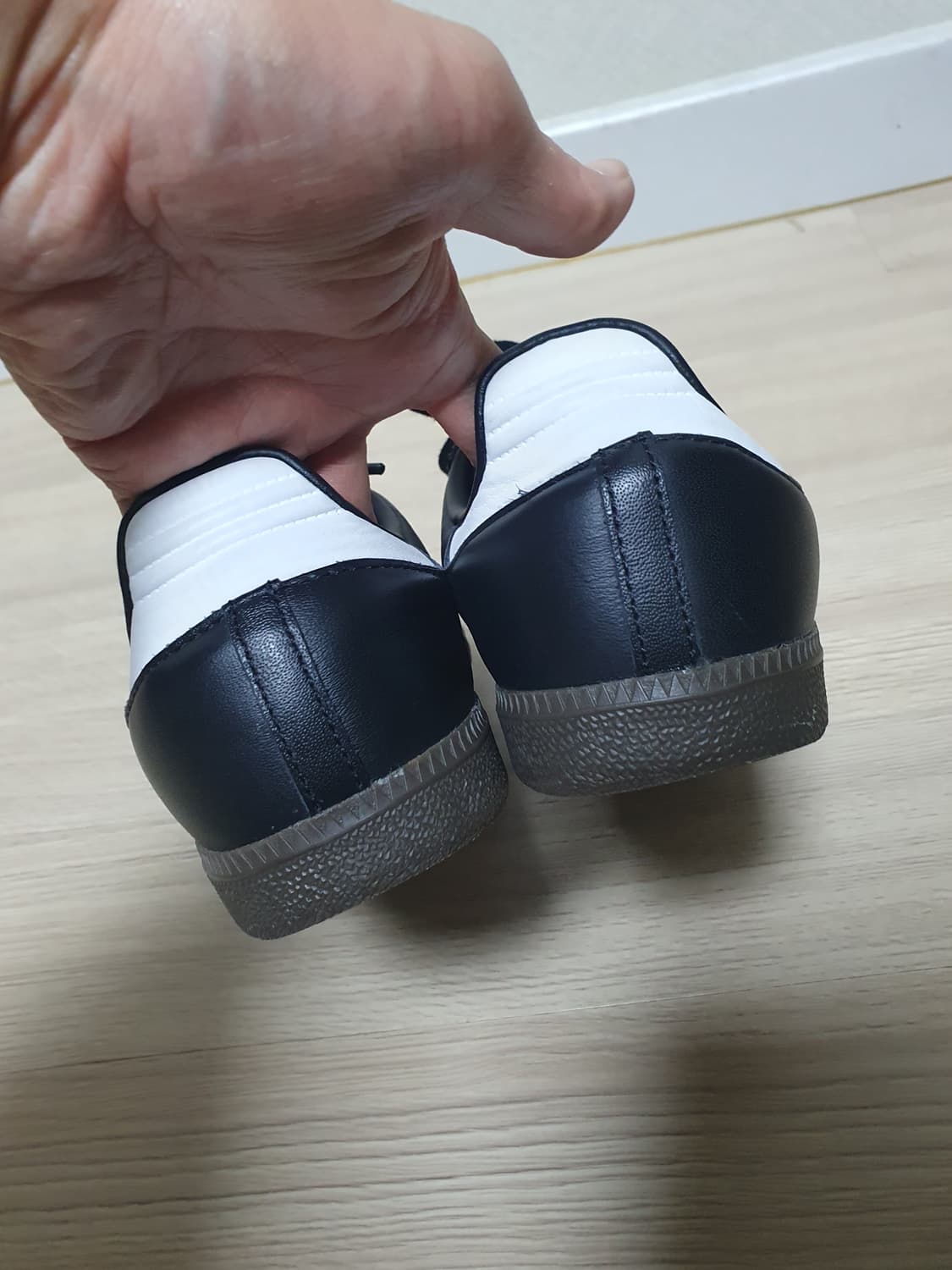 아디다스 삼바 OG 블랙 화이트 255 상품이미지6