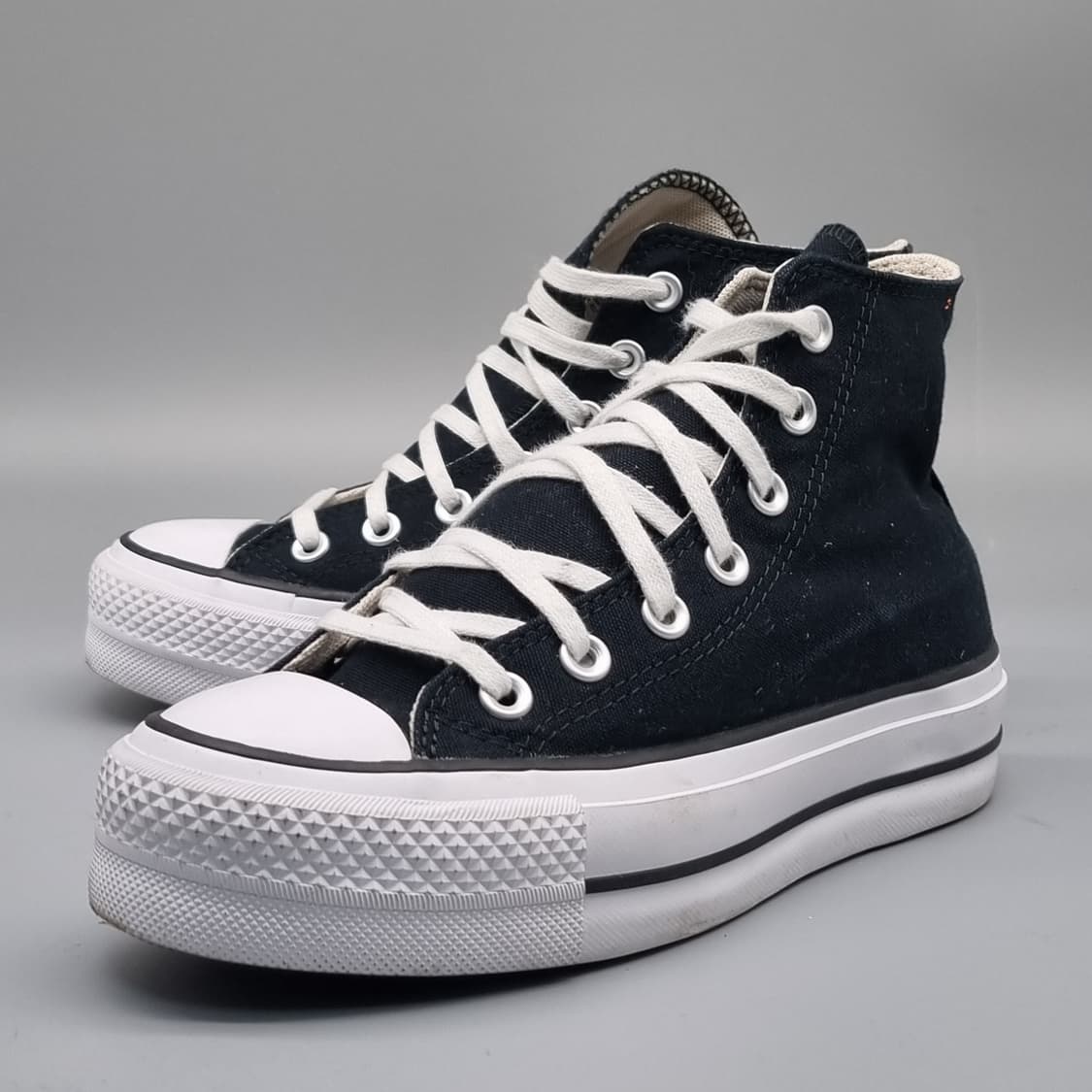 컨버스 척테일러 리프트 여성하이탑 230 상품이미지1