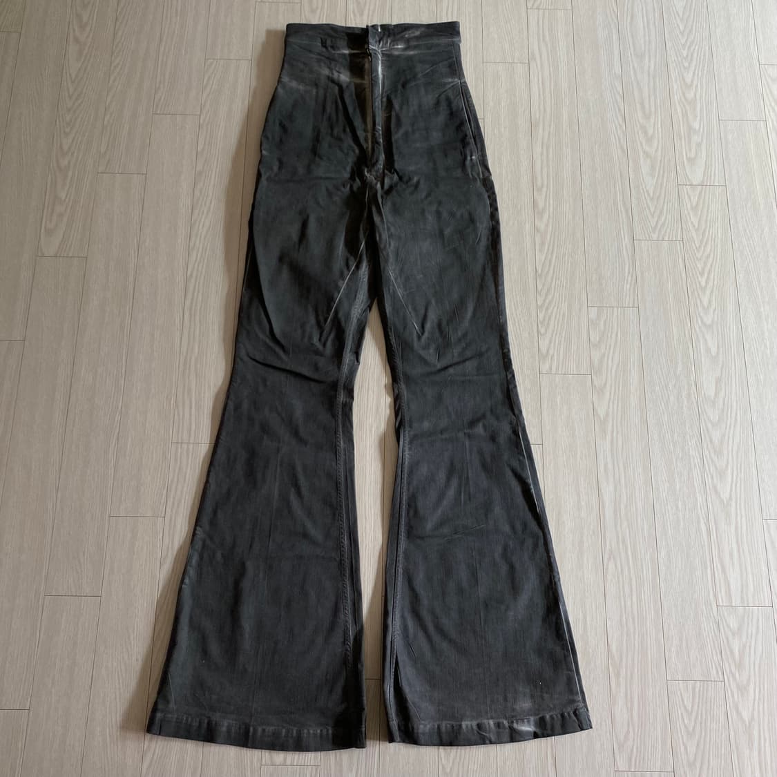 [48, 32] 릭오웬스 24SS 더트 볼란 부츠컷 다크 더스트 상품이미지1