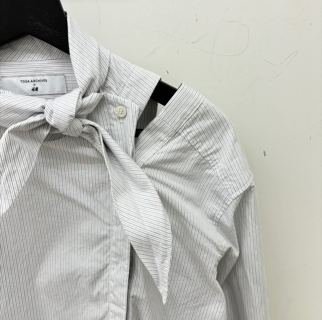 토가 x H&M 스카프 셔츠 상품이미지3