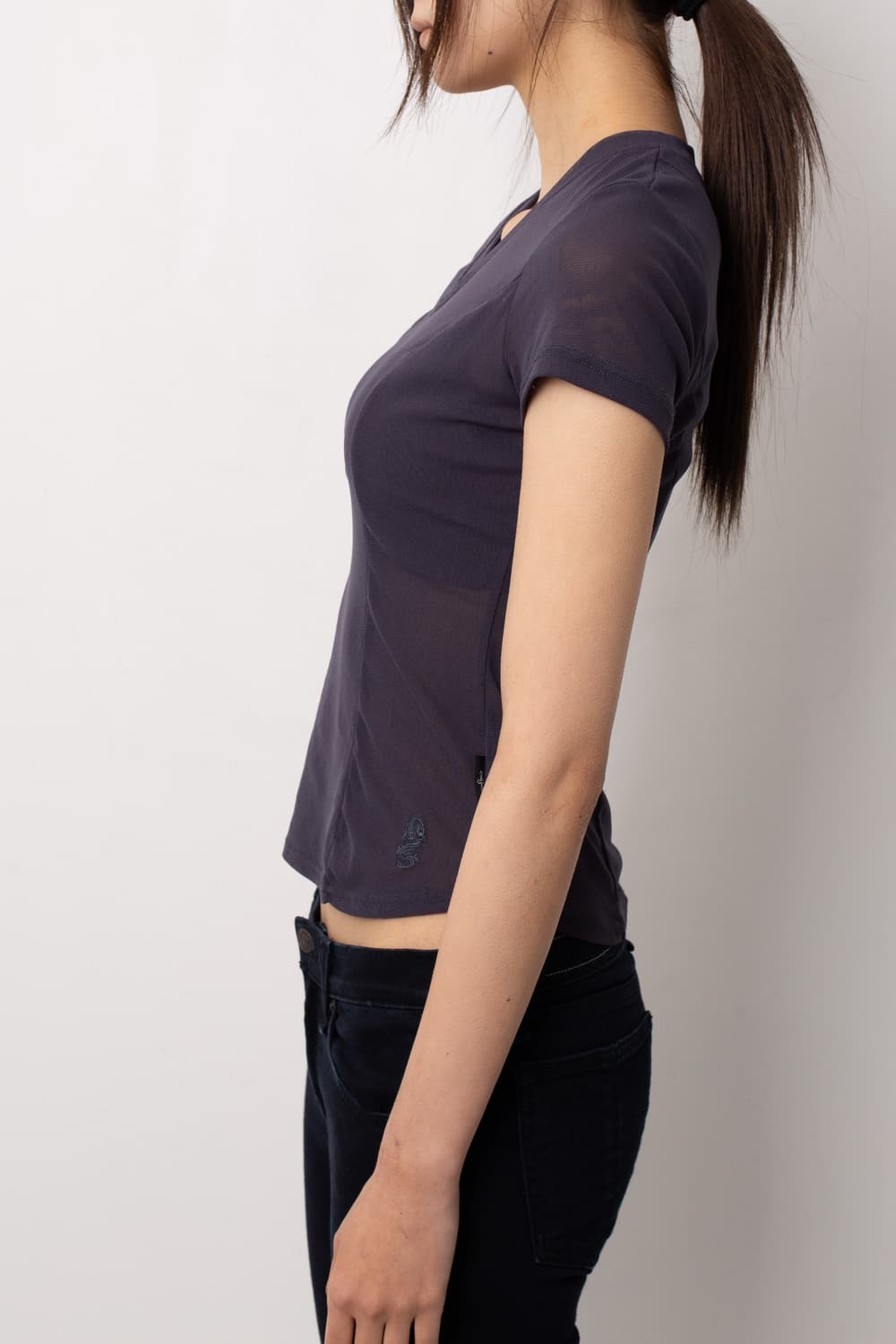 OZZ CROCE MESH V-NECK EMBROIDERY T-SHIRT 상품이미지3