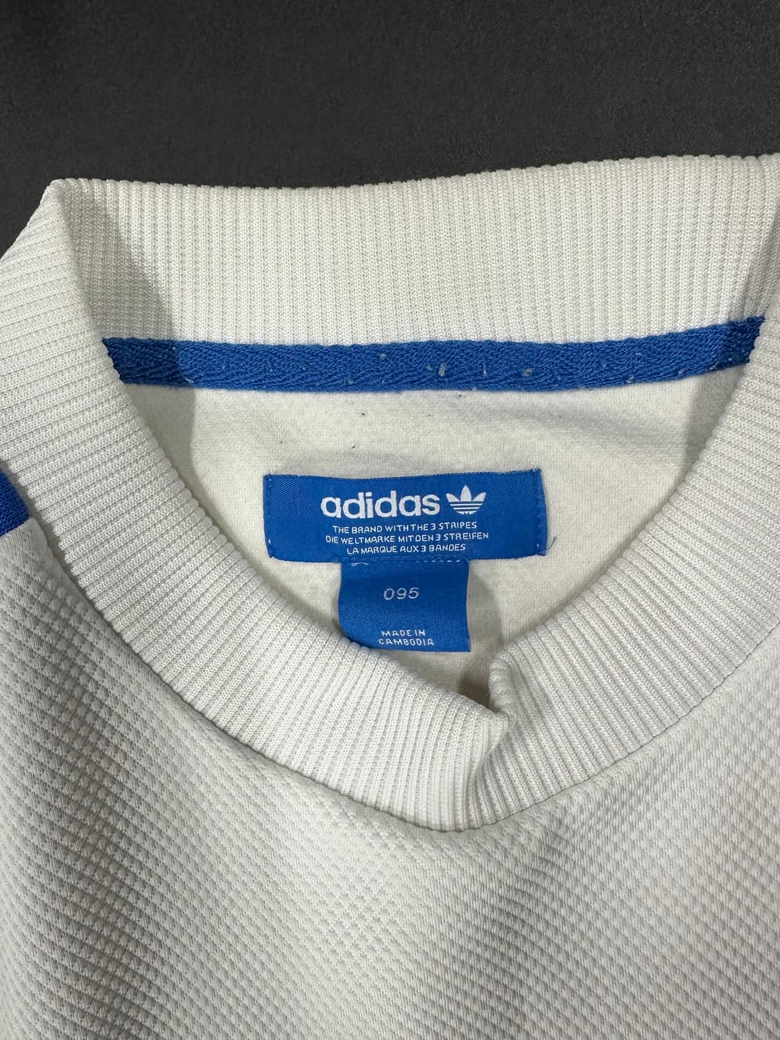 아디다스 오리지널스 삼선 로고 맨투맨 텐노지  화이트 상품이미지5