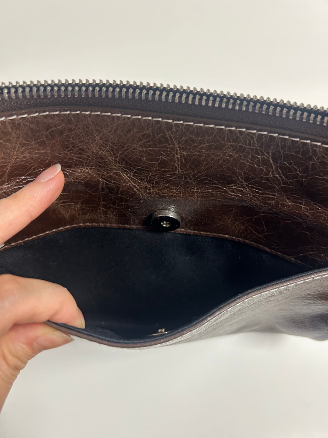 마뗑킴 브라운 베이직 숄더백 상품이미지4