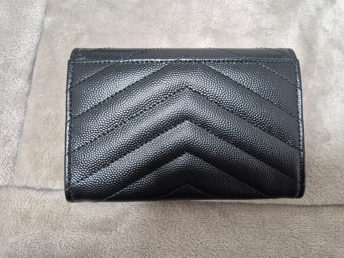 입생로랑 지갑 금장 상품이미지2