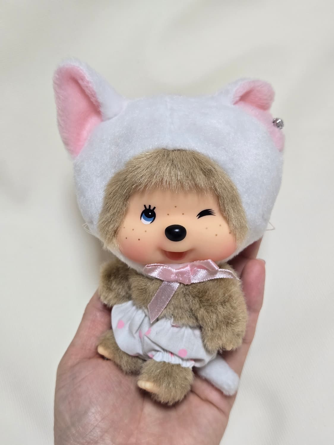 몬치치 윙크 캣 화이트 고양이 키링 상품이미지1