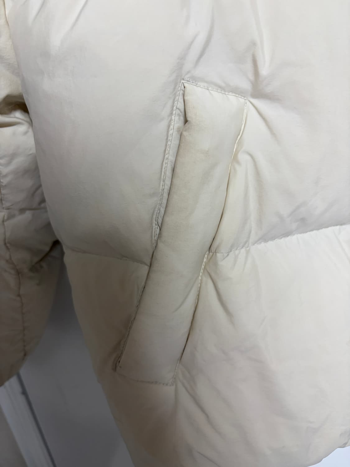 MLB 메가로고 덕다운 패딩 아이보리 상품이미지4