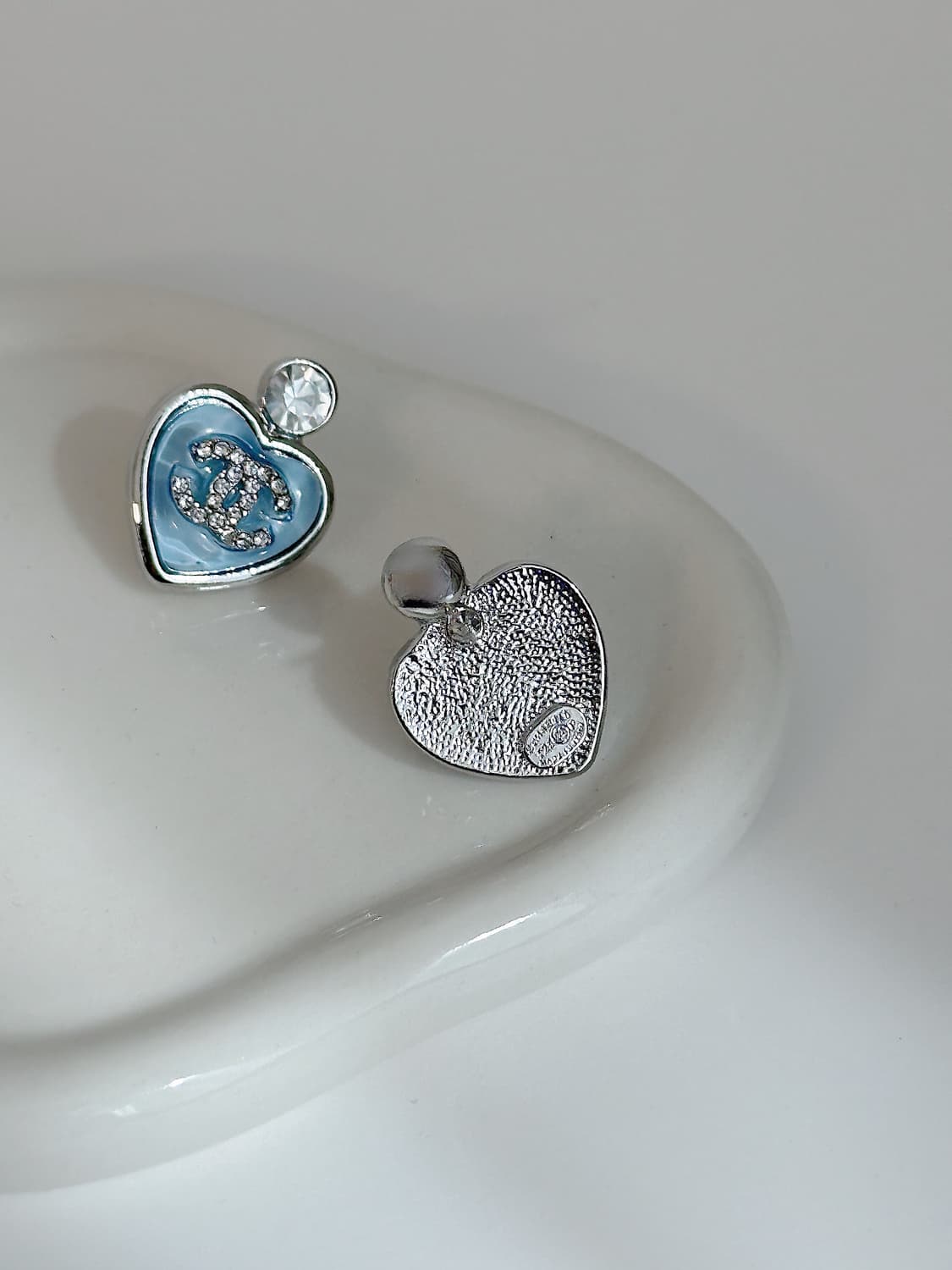 샤넬 아쿠아마린 하트 귀걸이 업사이클링 상품이미지3