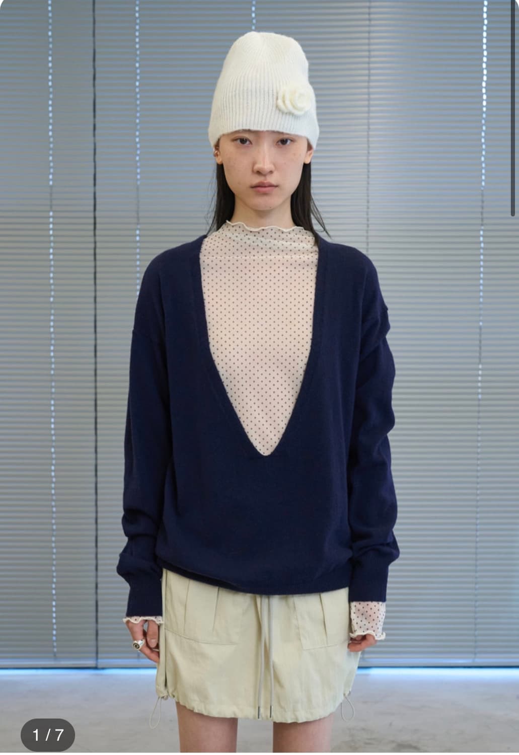 Wide V-neck Knit (Navy) 상품이미지1