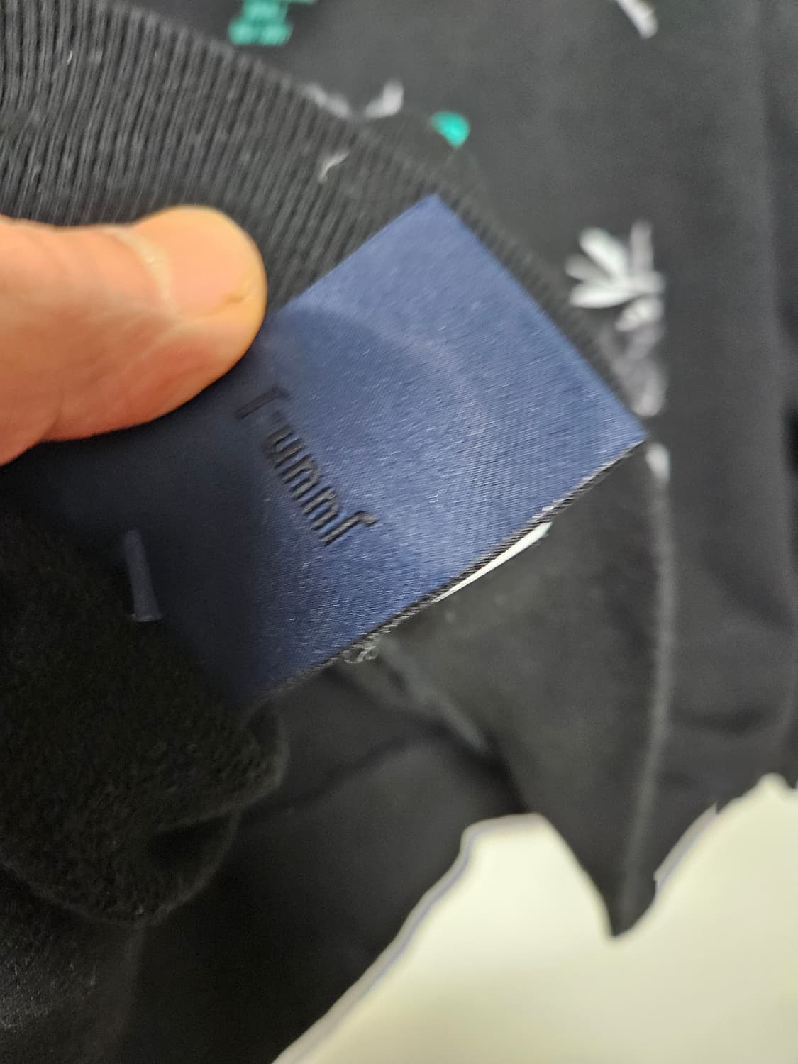 준지 20SS 블랙 그래픽 엠브로이더리맨투맨 xs 상품이미지3