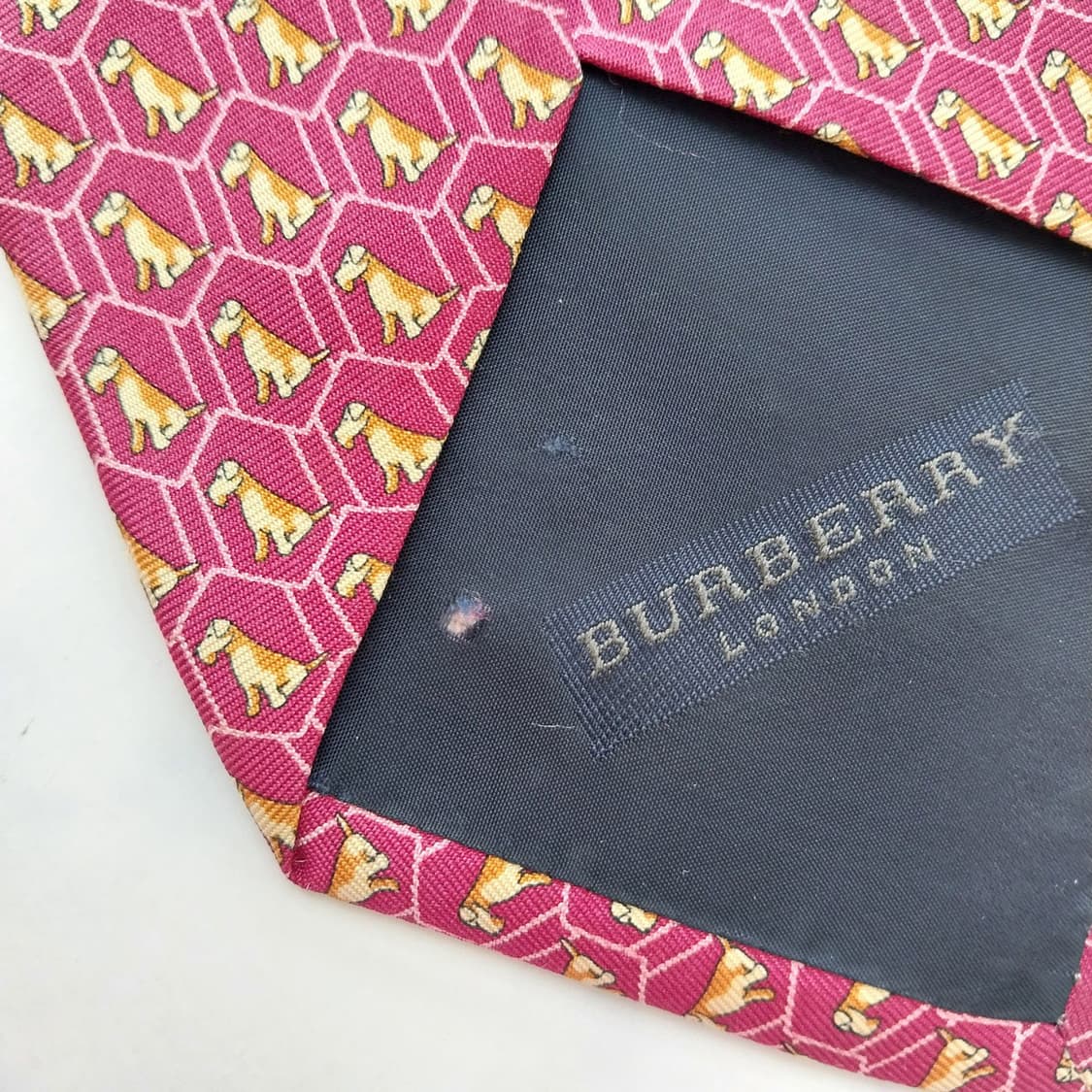 버버리 진핑크 강아지 모티브 넥타이 9.5cm A+~A등급 K2554
 상품이미지10
