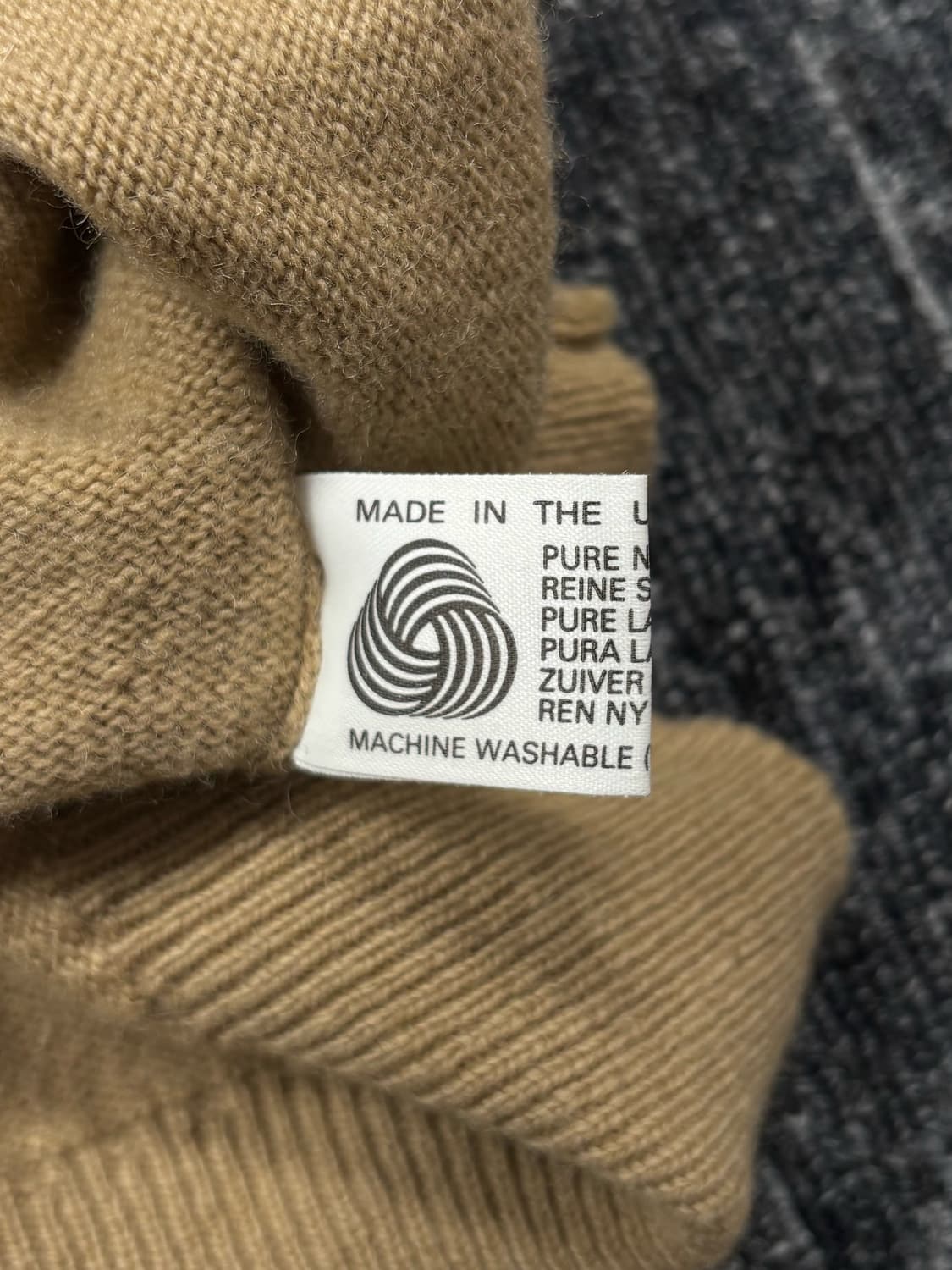 버버리 베이지 브이넥 니트 상품이미지7