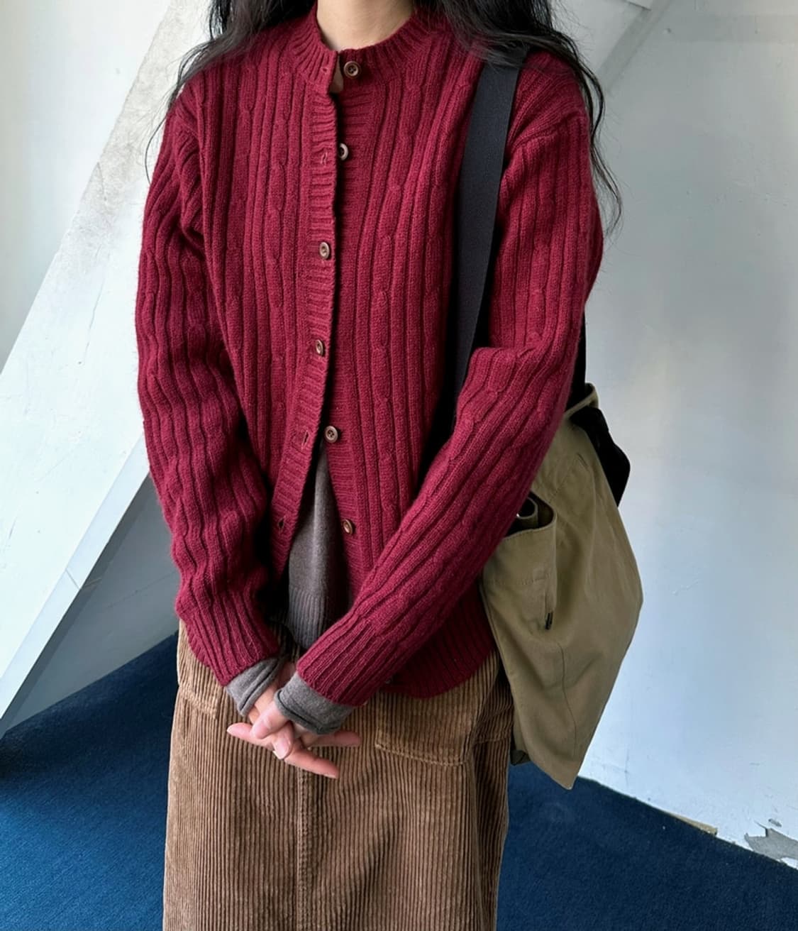 Middle gauge wool crewneck knit cardigan 상품이미지9