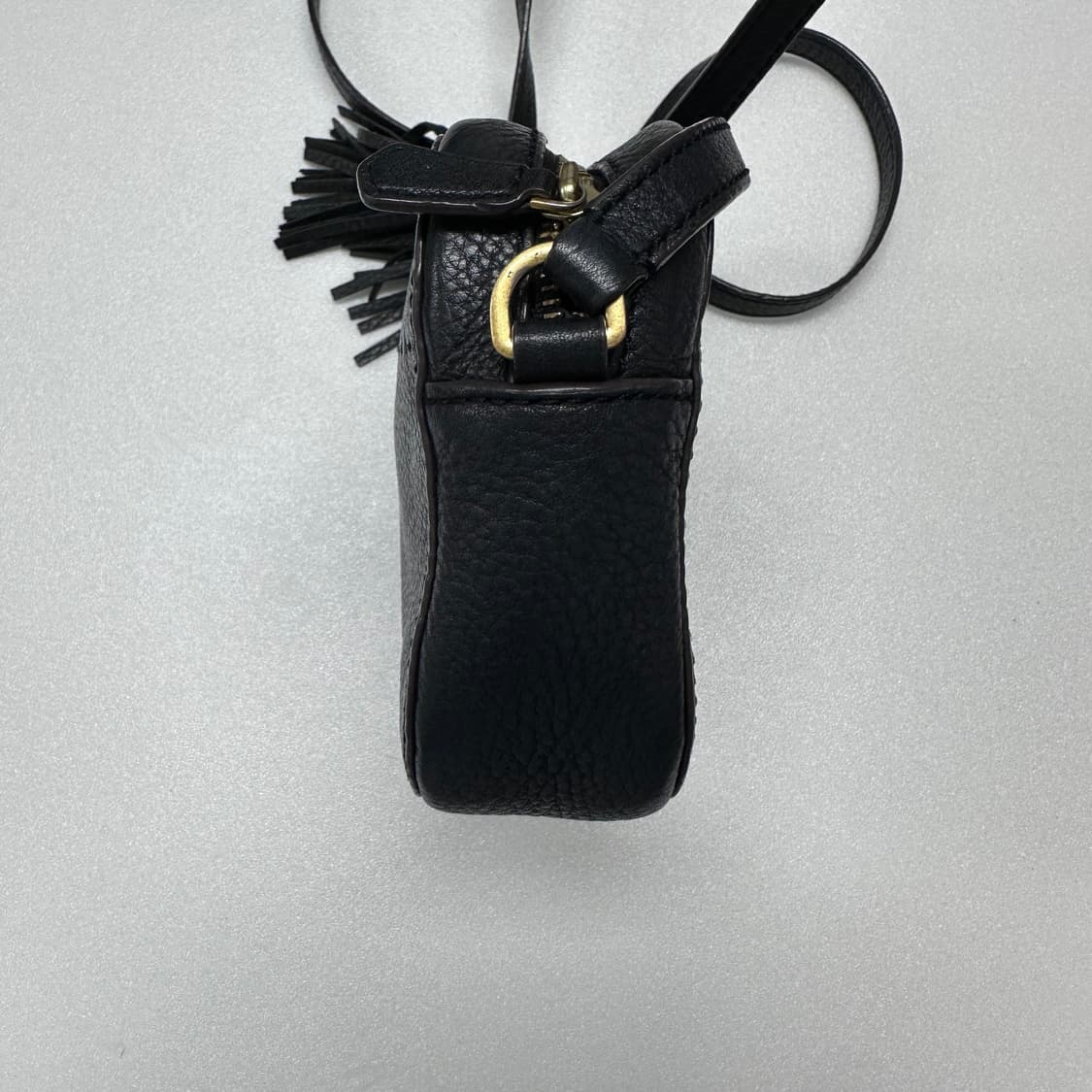 TORY BURCH 토리버치 스티치 가죽 크로스백 상품이미지4
