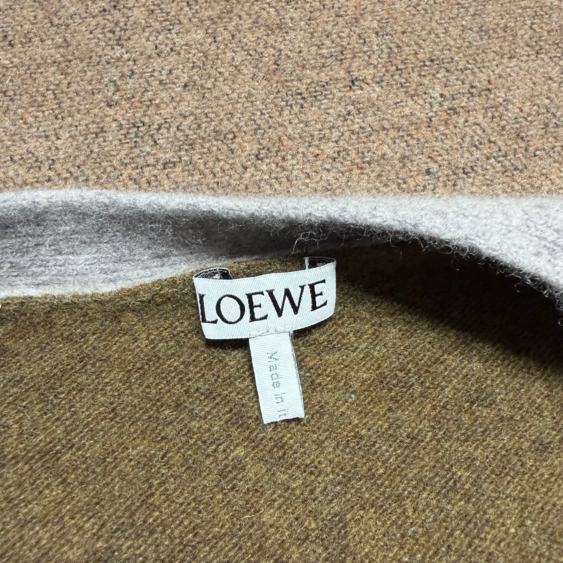 백화점판)LOEWE 로에베 아나그램 울 니트 가디건 M 상품이미지3