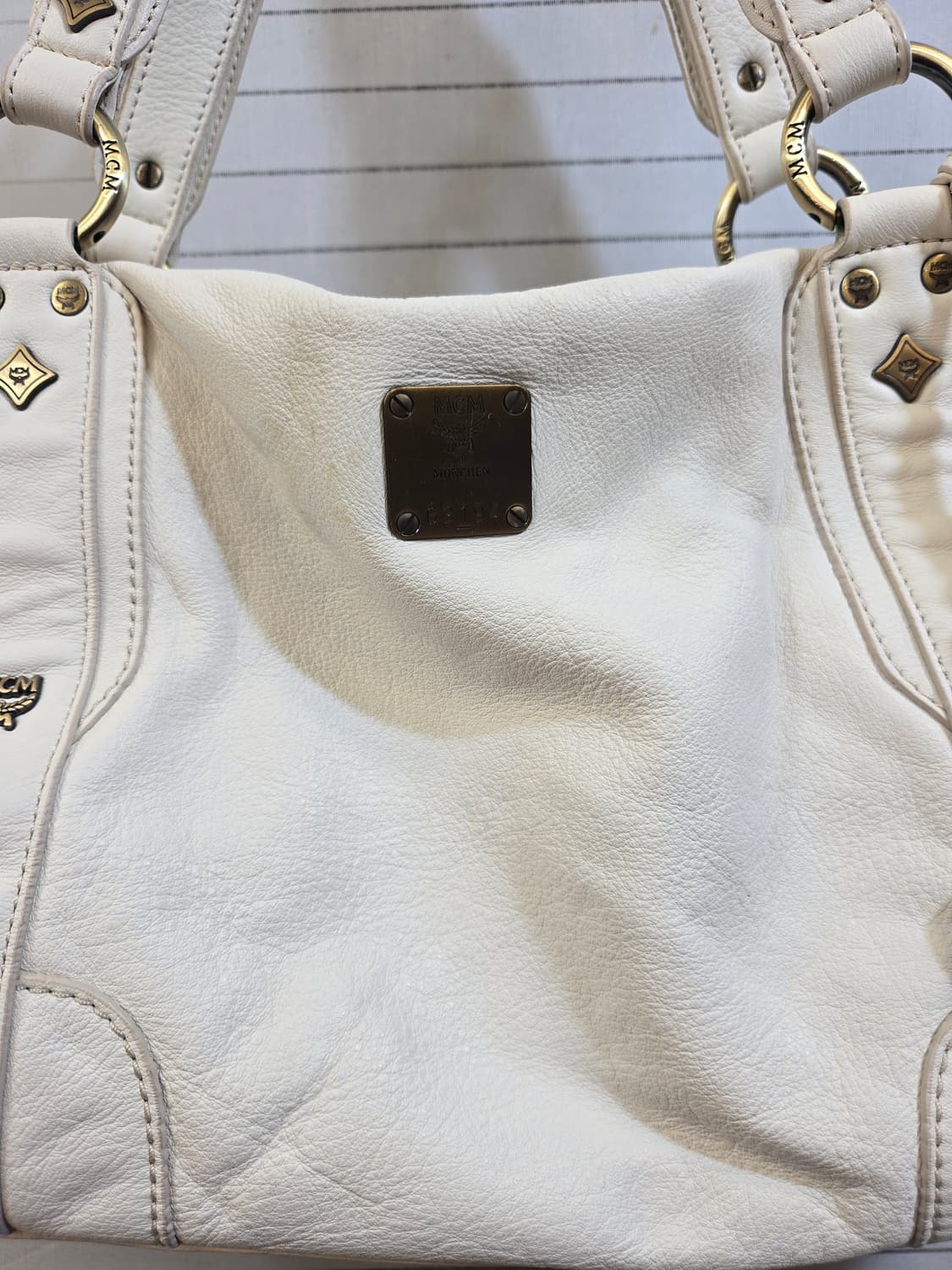 MCM 화이트 숄더백 태슬 장식 상품이미지8
