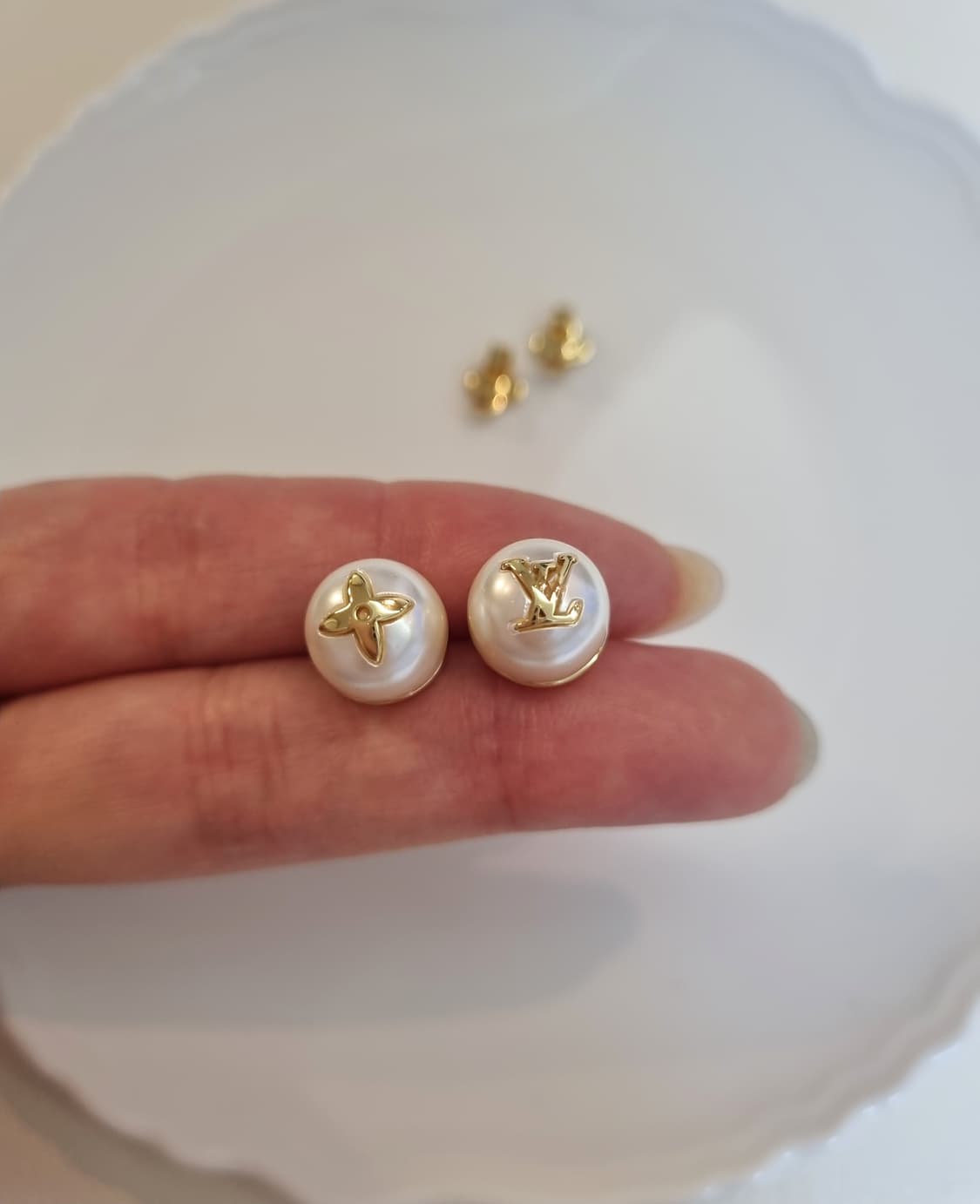 루이비통 업사이클링 진주 귀걸이 상품이미지5