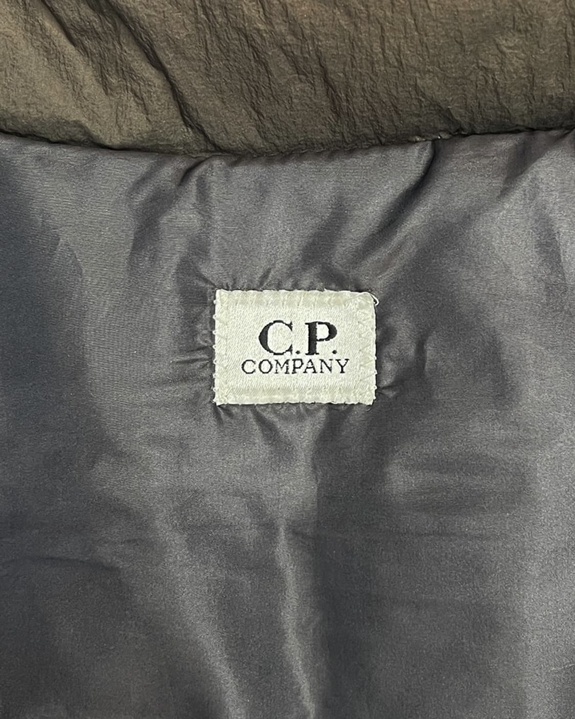C.P. 컴퍼니 고글 후드 구스다운 베스트 상품이미지10