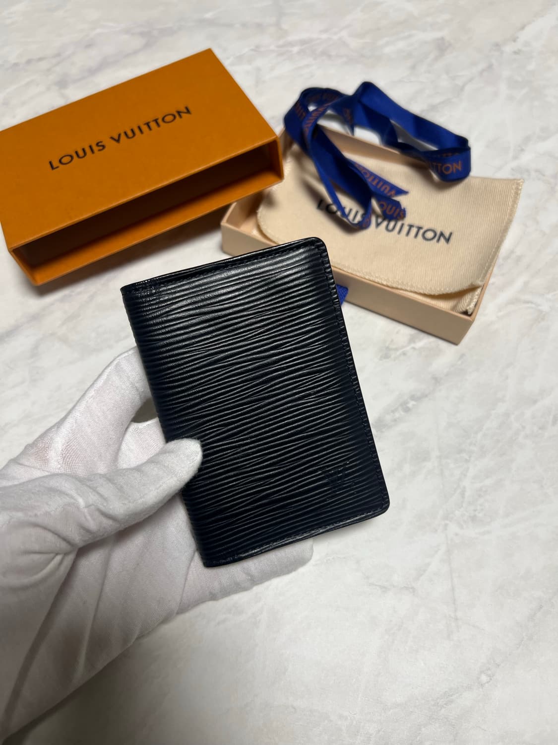 루이비통 에삐 포켓 오거나이저 지갑 상품이미지1