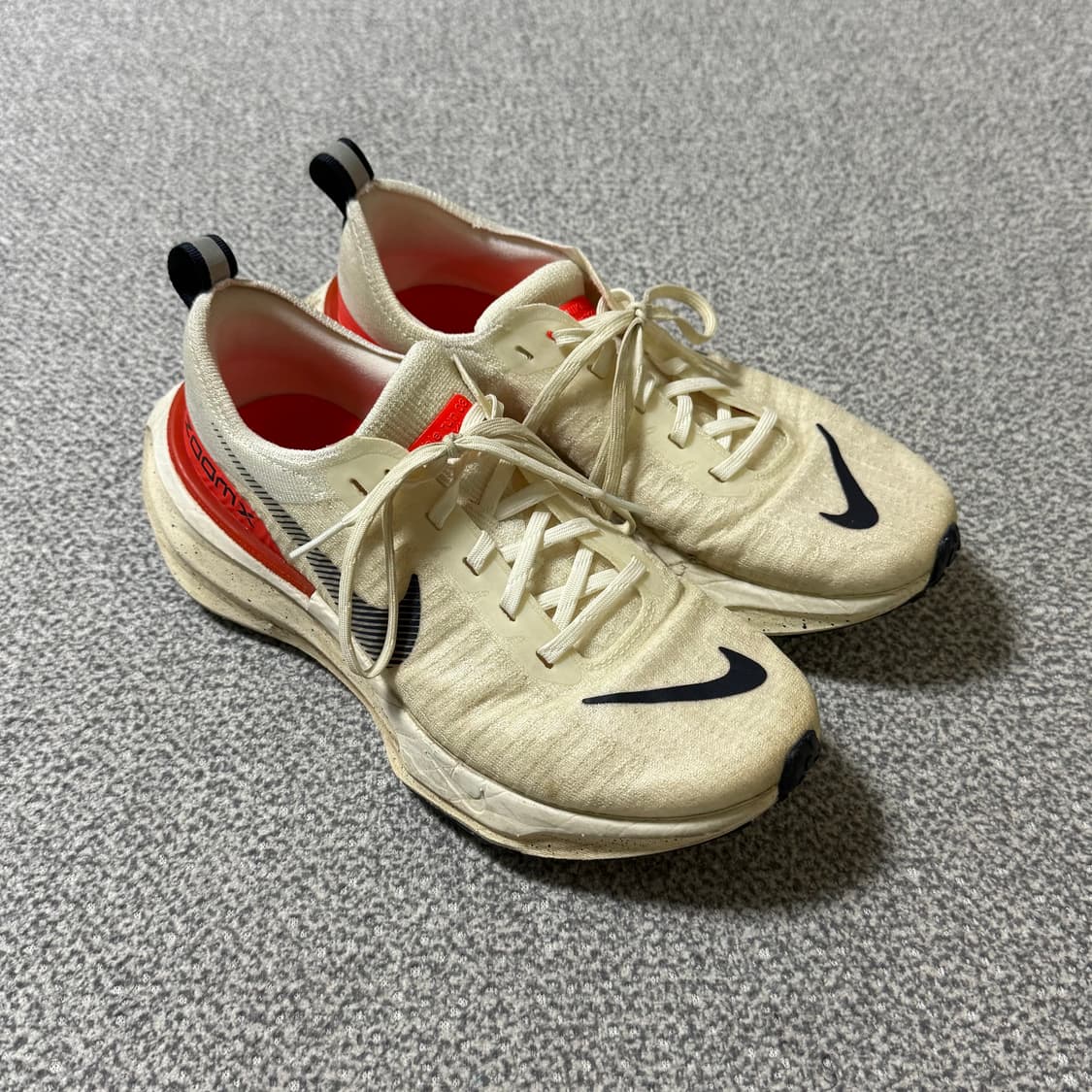 [정가 20만원] 나이키 러닝화 줌 인빈서블 3 255 상품이미지6