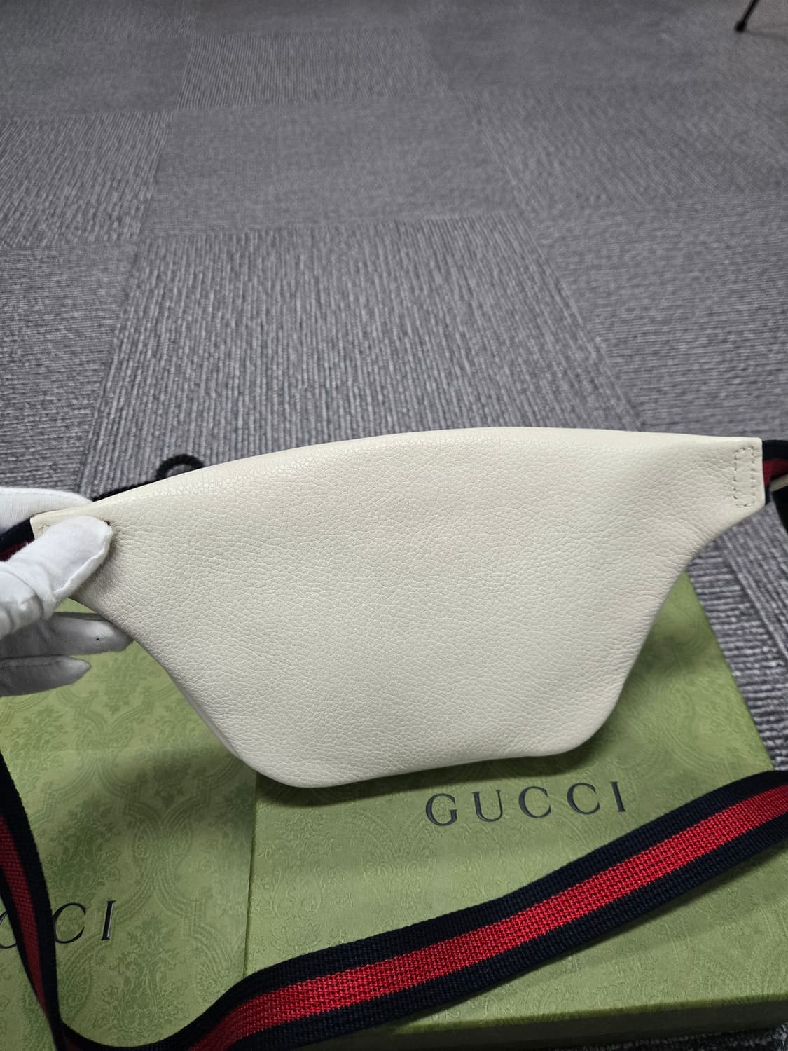 [특가][정품] 구찌 띠로고 힙색 벨트백 상품이미지2