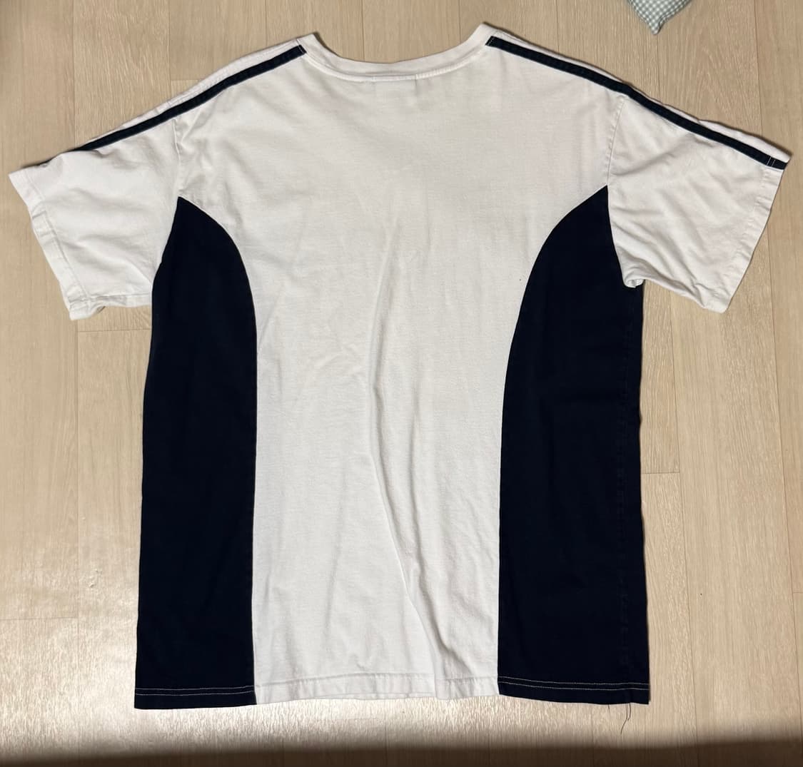 챔피온십 화이트/블랙 반팔 티셔츠 상품이미지2