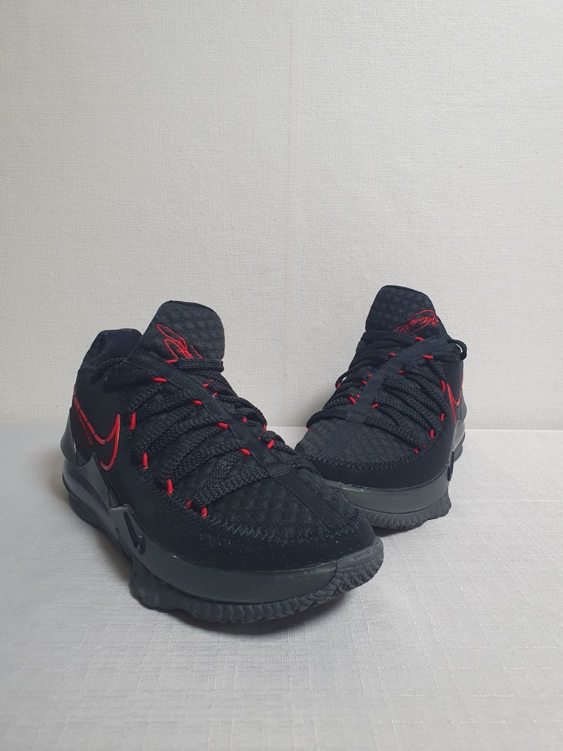 나이키 르브론 17 로우 브레드 블랙 유니버시티 레드 235mm 상품이미지5
