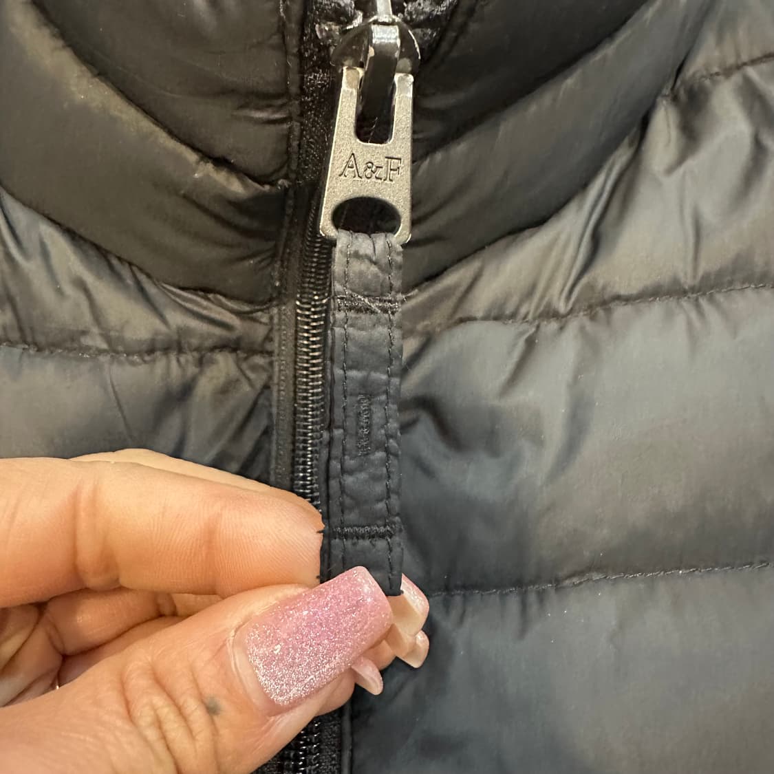 아베크롬비 블랙 덕다운 경량패딩L 상품이미지6