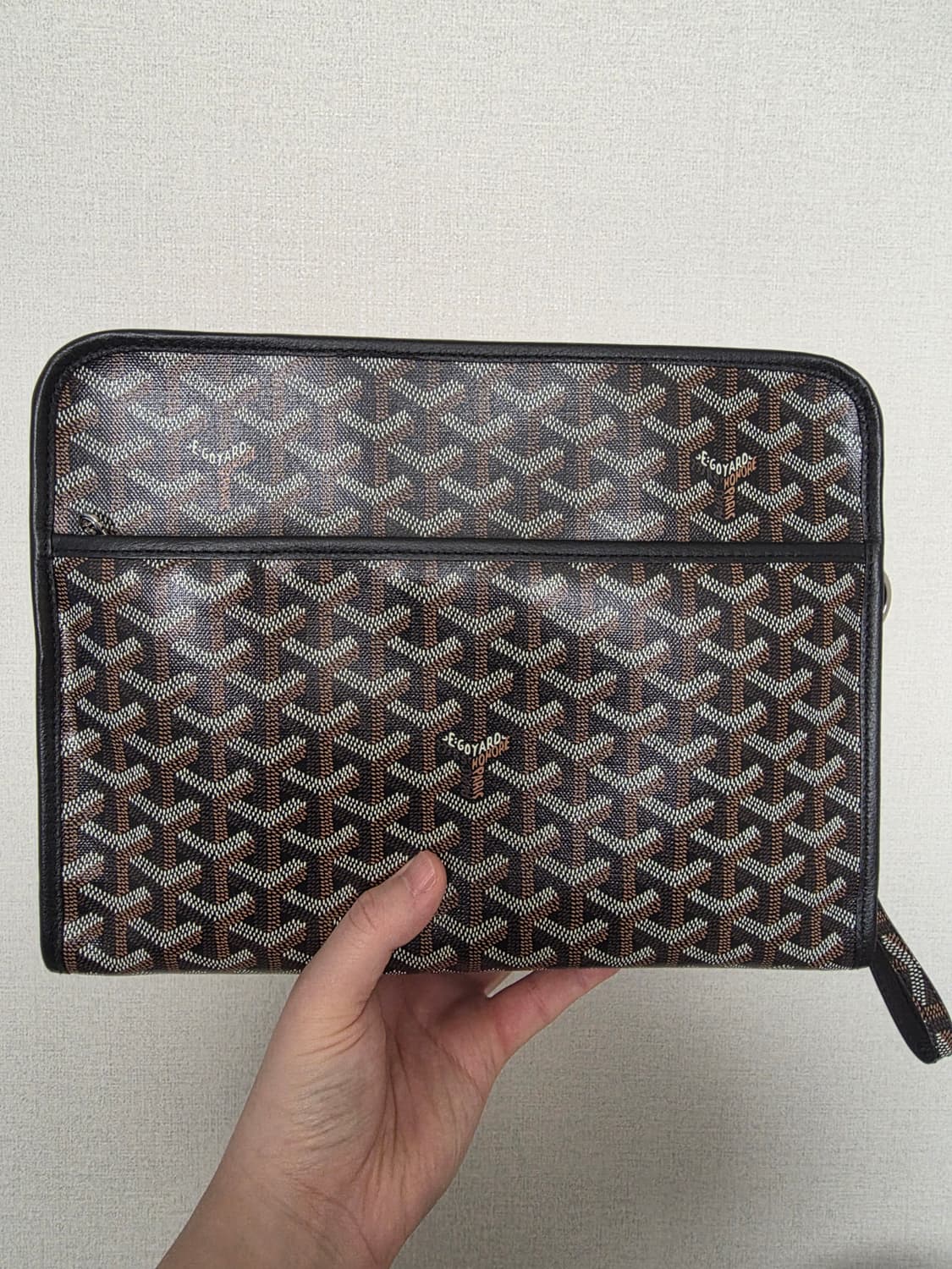 고야드 쥬방스 클러치 GM사이즈 블랙 색상 판매합니다 상품이미지2