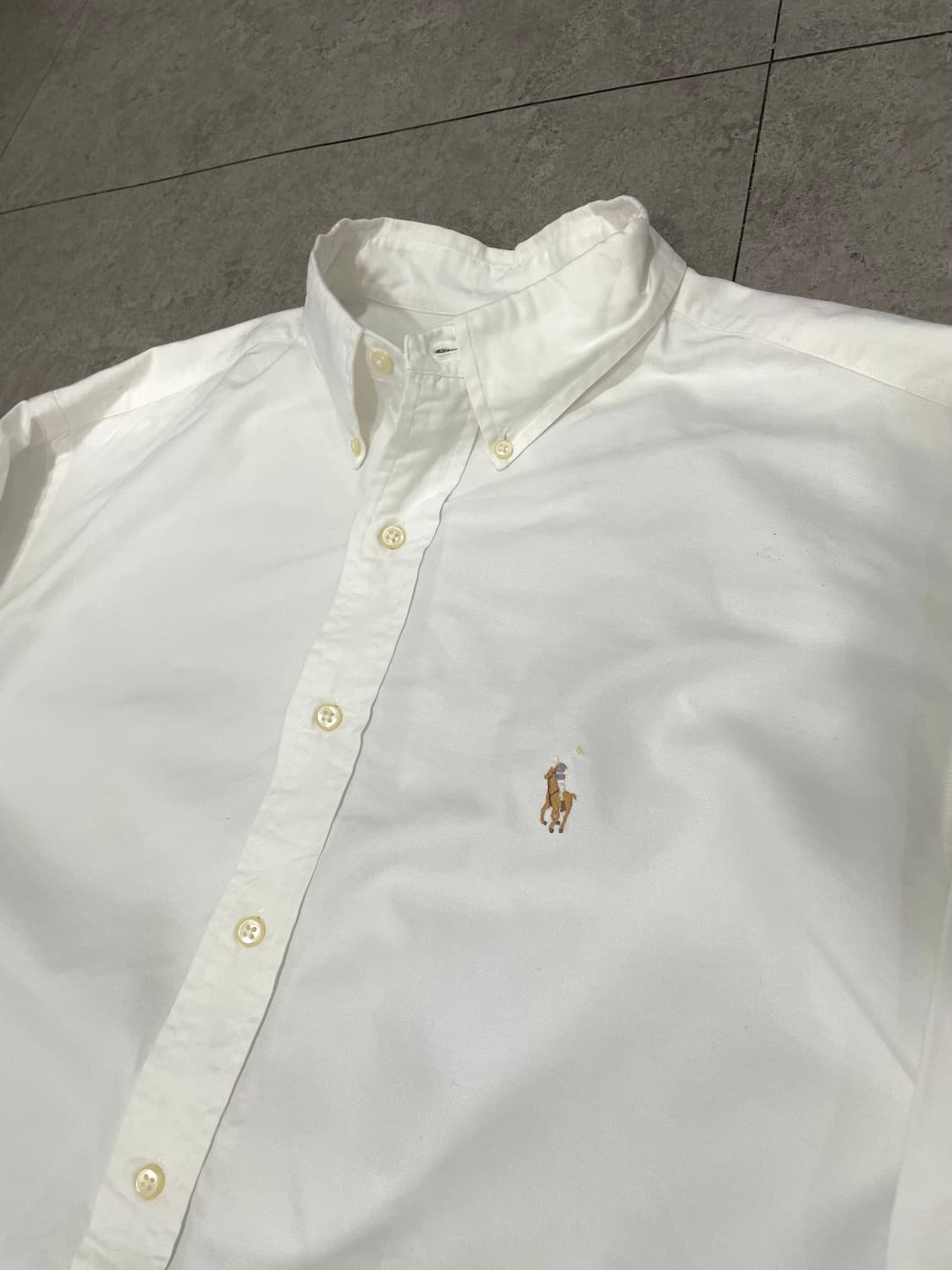 폴로랄프로렌 브라운포니 화이트셔츠 상품이미지3