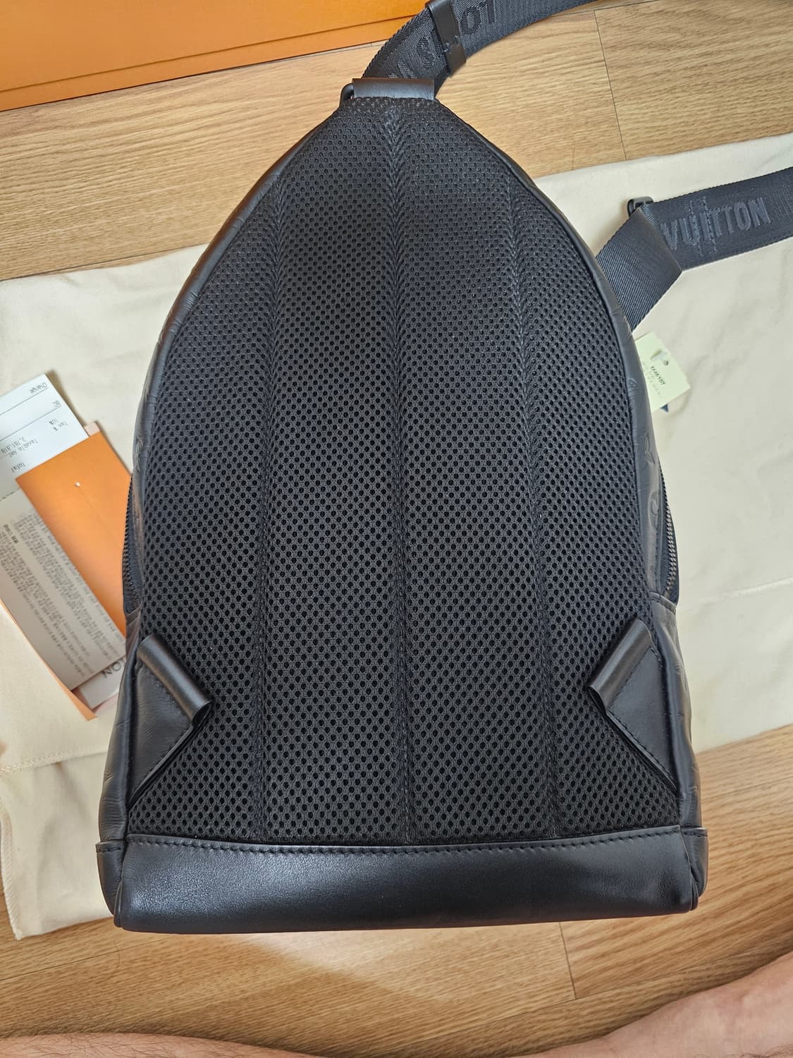 루이비통 쉐도우 올레더 모노그램 레이서 슬링백 크로스백 상품이미지7