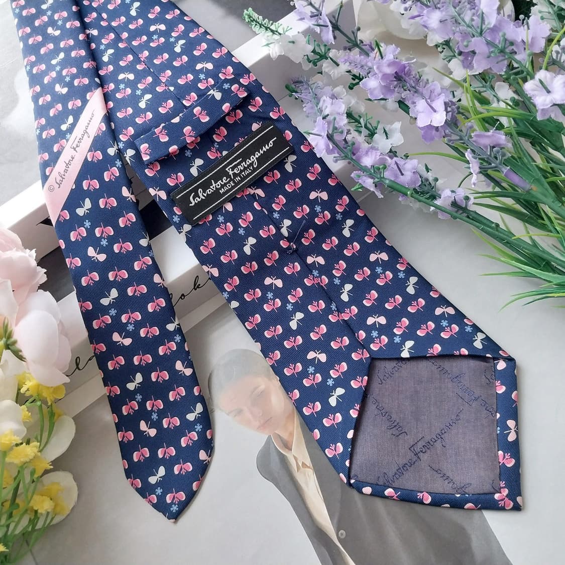 살바토레 페라가모 실크 나비 패턴 넥타이 8.9cm A+등급 K1328
 상품이미지5