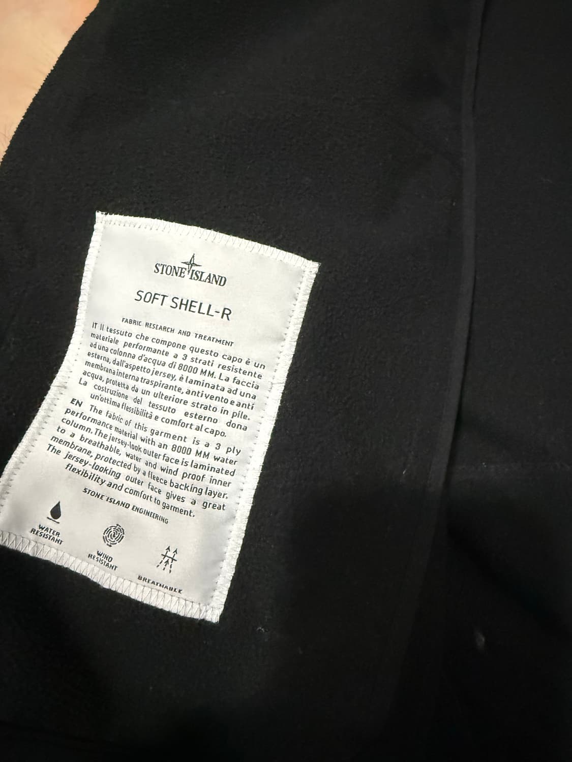[당일출고,M사이즈] 스톤아일랜드 소프트쉘 바람막이 상품이미지4