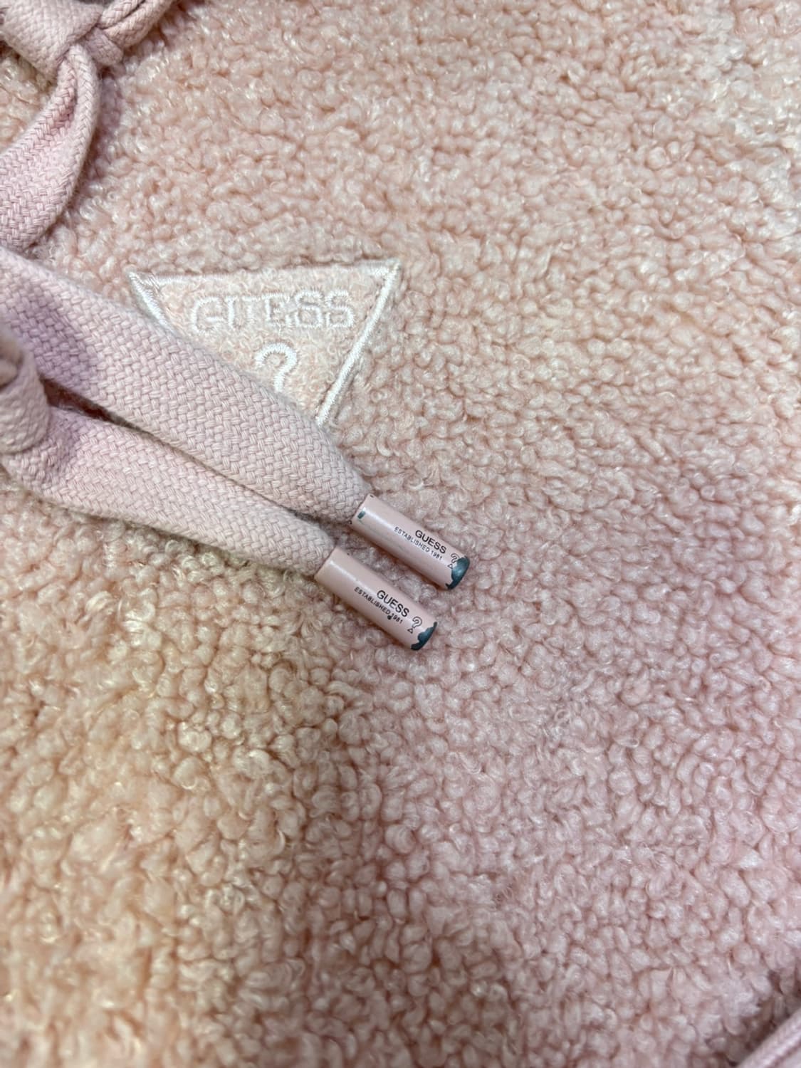 Guess 핑크뽀글집업 상품이미지8
