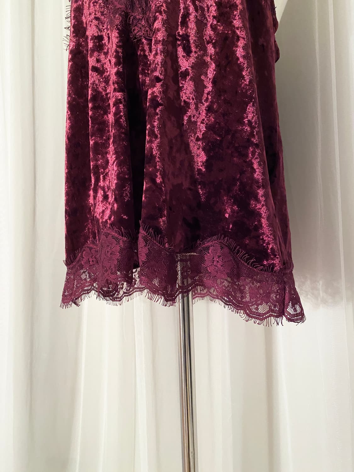 Violet Velvet Lace Slip Top 상품이미지3