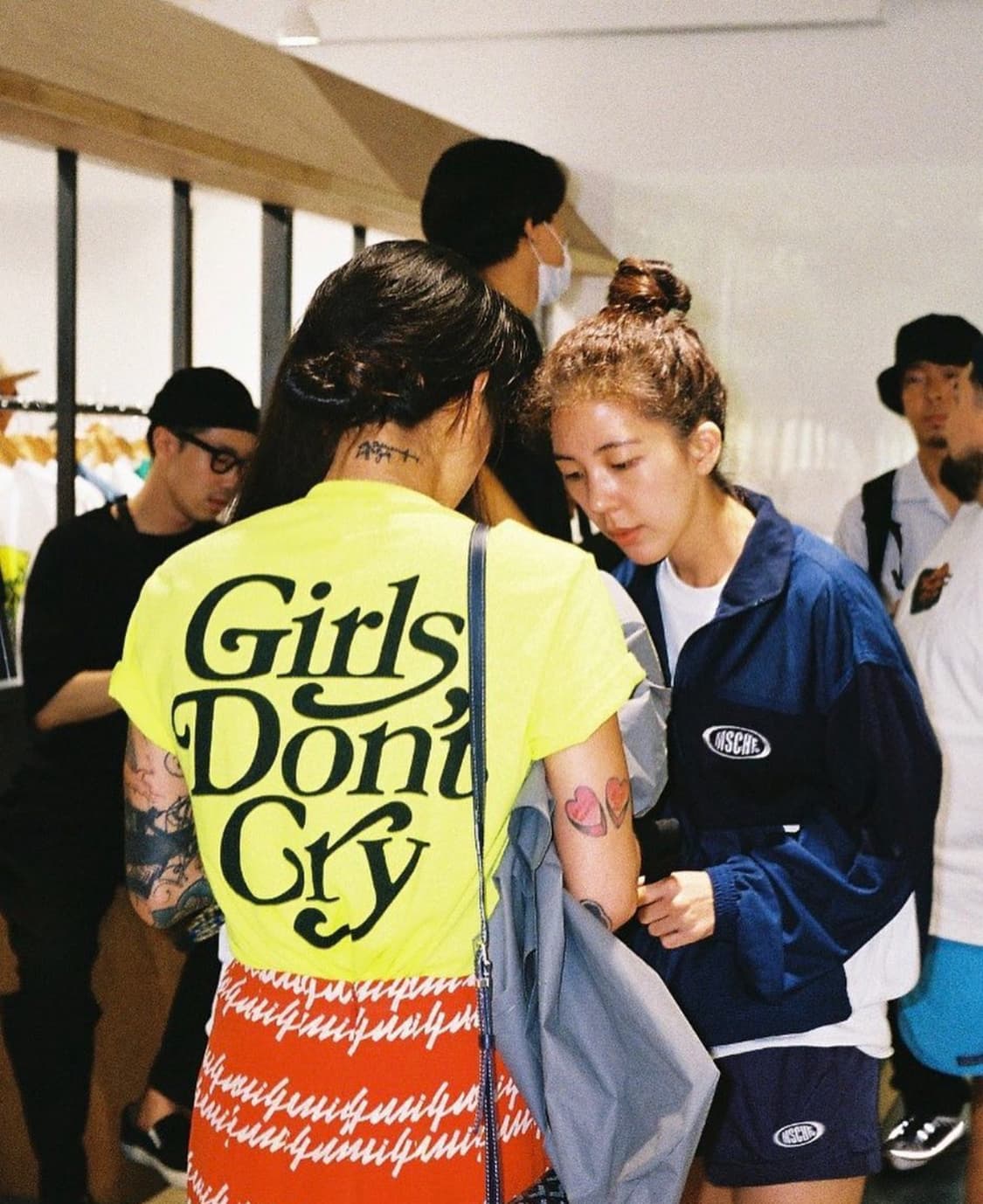 [Verdy] Girls Don’t Cry T-shirt 상품이미지1