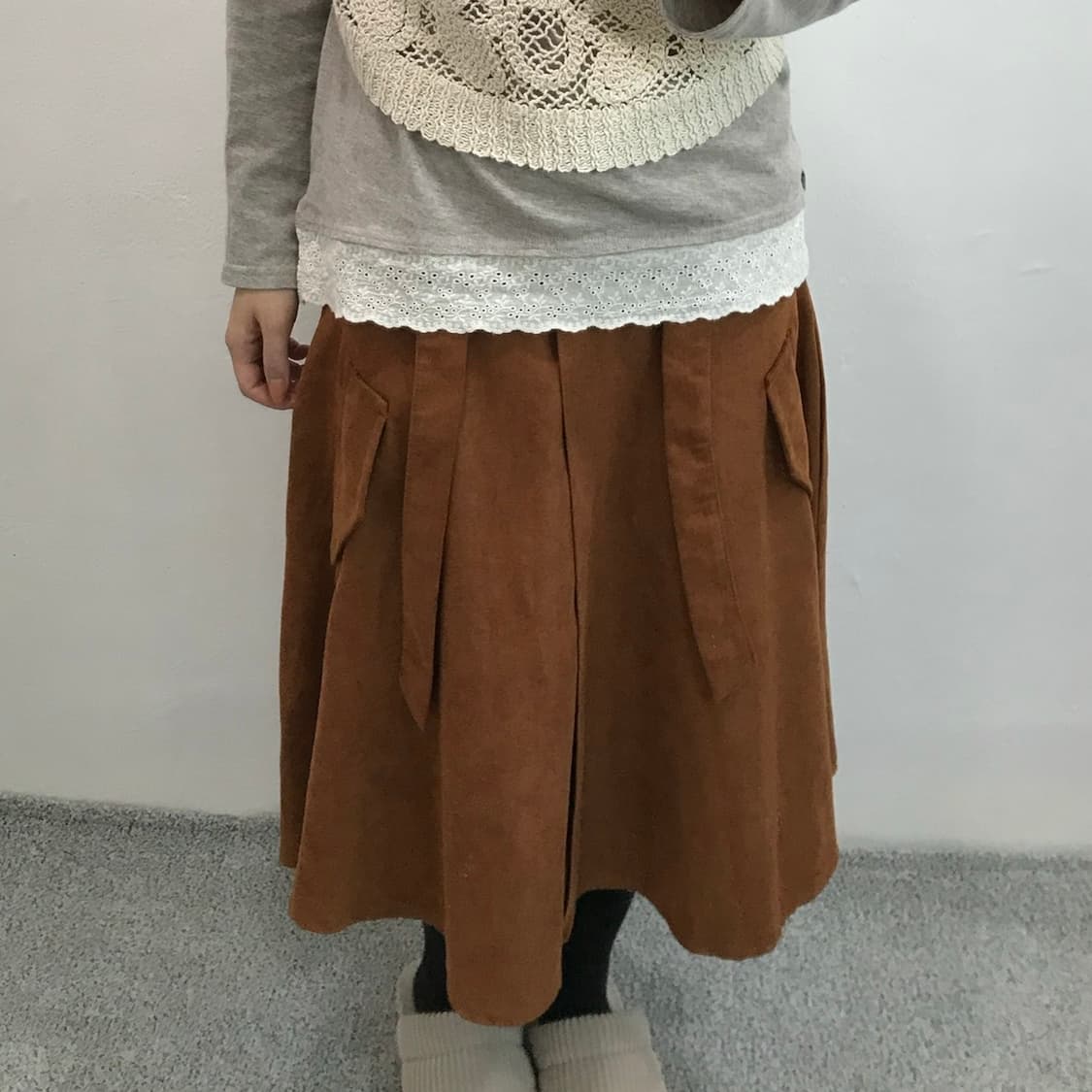 벨티드 포켓 미디스커트 상품이미지2