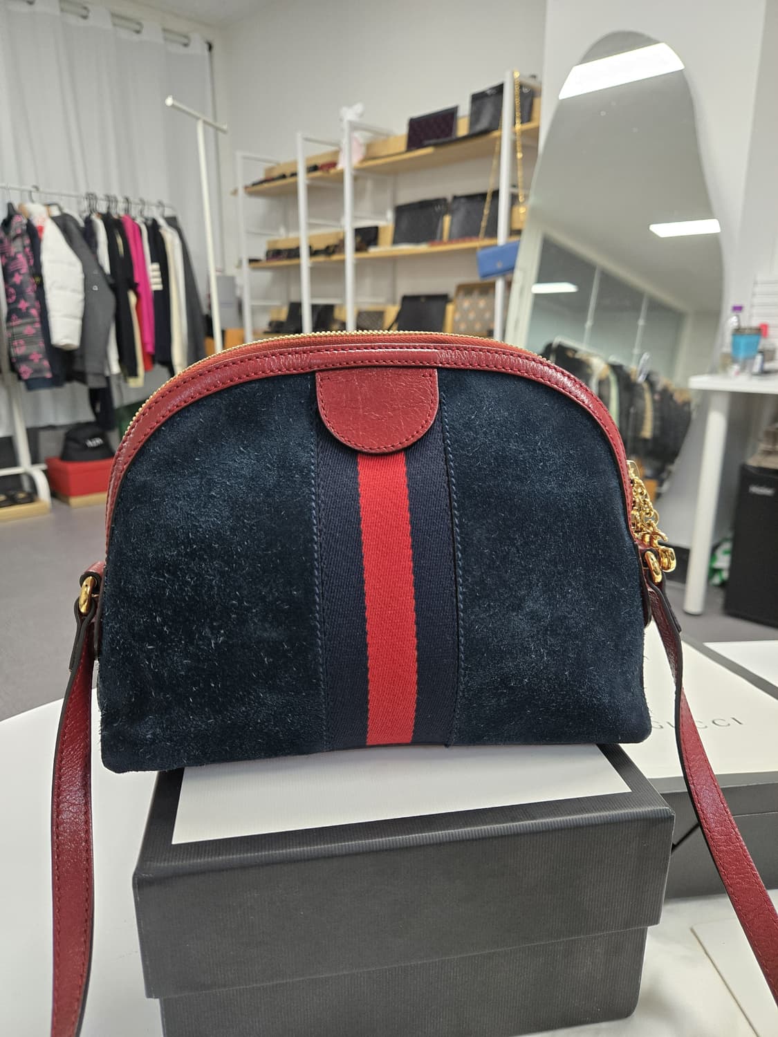 [A급컨디션]구찌 오피디아 스웨이드 크로스백 상품이미지2