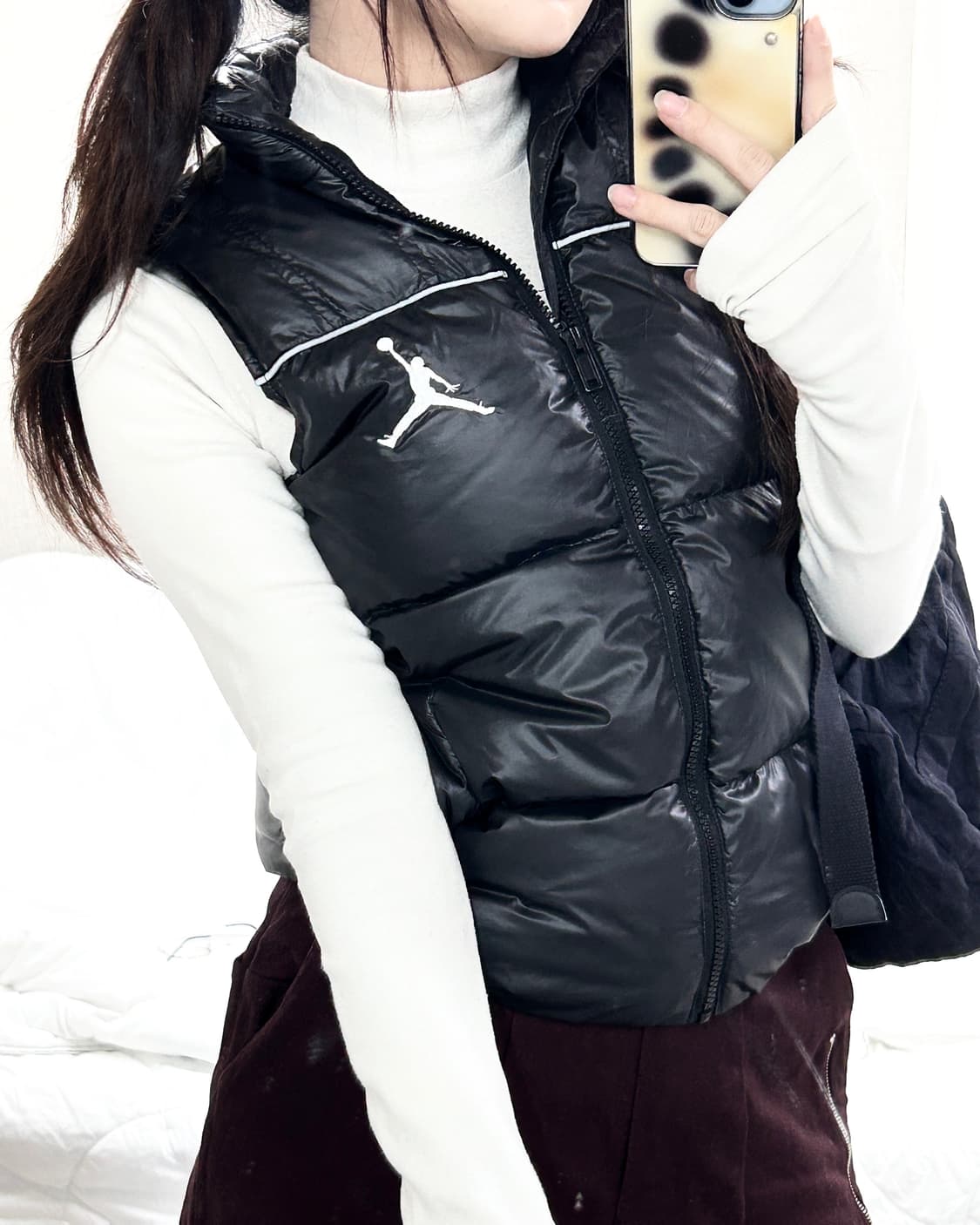 에어조던 자수로고 블랙 덕다운 패딩조끼 상품이미지4