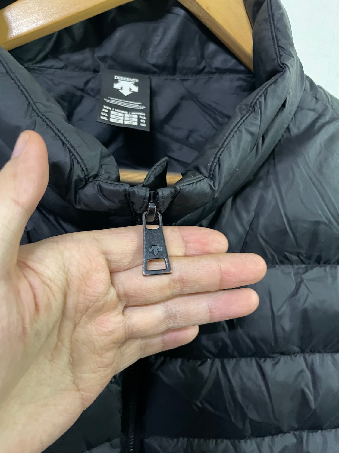 데상트 패딩 조끼 110-115 사이즈 아주넉넉 4XL 상품이미지3