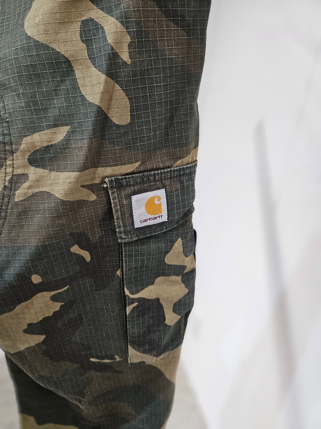 칼하트 WIP 카모플라쥬 카고 바지 상품이미지8