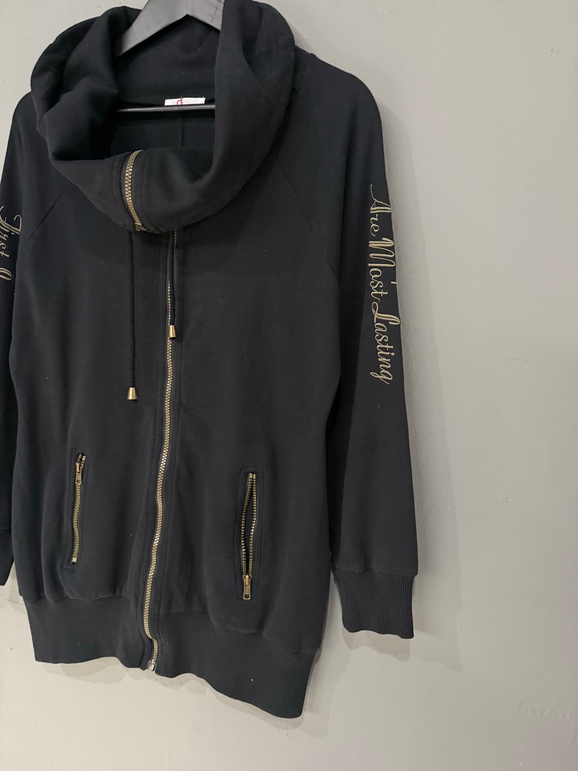 back lettering wide collar point zip-up 상품이미지9