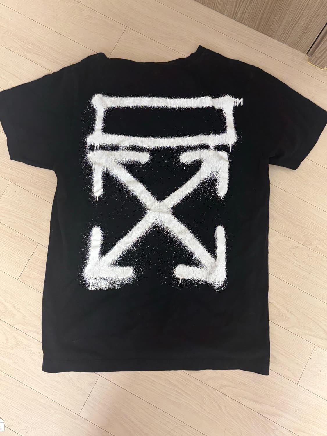 오프화이트 스프레이 반팔 라지 상품이미지1